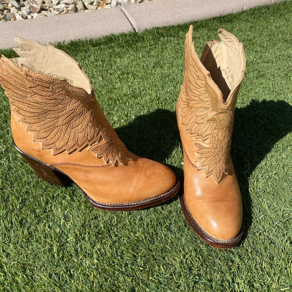 Lucchese Celeste cowboy boots